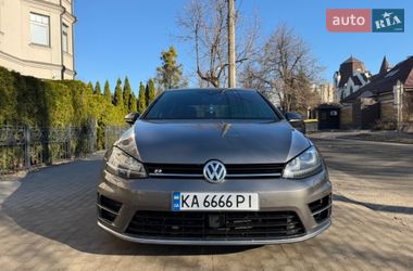 Хэтчбек Volkswagen Golf R 2016 в Киеве