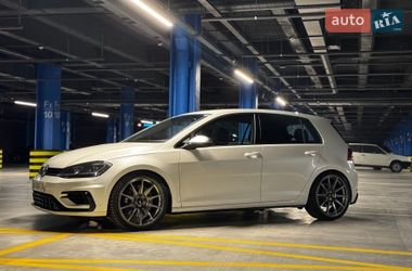 Хэтчбек Volkswagen Golf R 2018 в Киеве