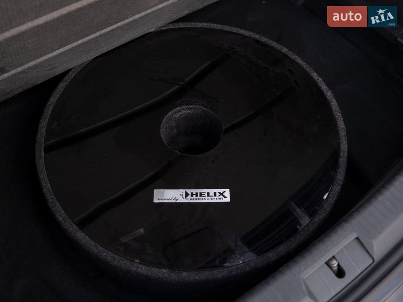 Хэтчбек Volkswagen Golf R 2016 в Днепре