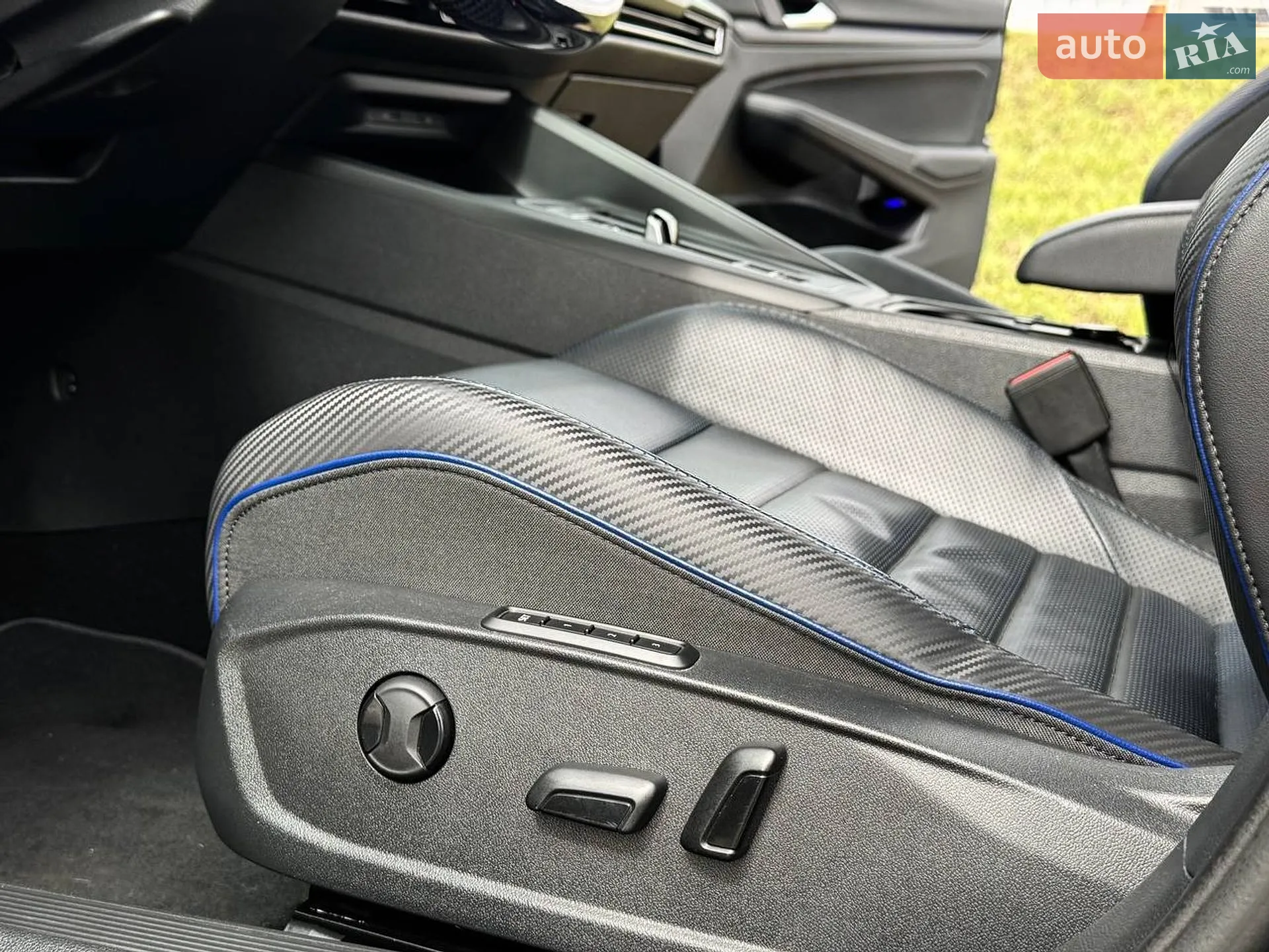 2021 Volkswagen Golf R - мініатюра 26