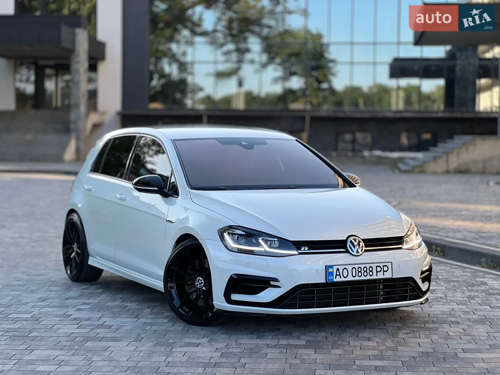 2017 Volkswagen Golf R - мініатюра 10