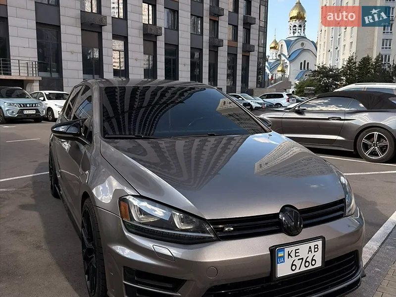 Volkswagen Golf R 2015