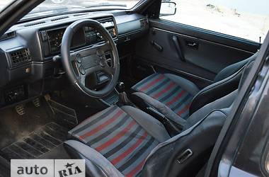 Хэтчбек Volkswagen Golf 1987 в 