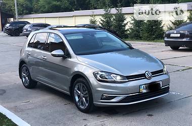 Хэтчбек Volkswagen Golf 2017 в Харькове