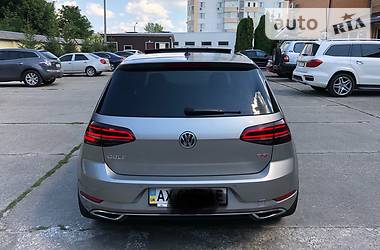 Хэтчбек Volkswagen Golf 2017 в Харькове