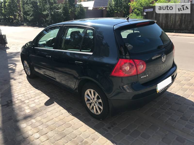 Хэтчбек Volkswagen Golf 2008 в Киеве