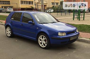 Хэтчбек Volkswagen Golf 2000 в Киеве