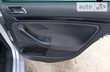 Універсал Volkswagen Golf 2011 в 