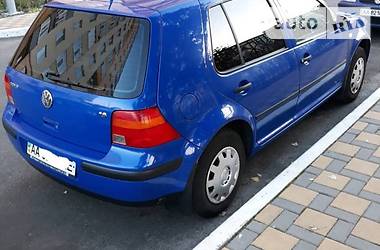 Хэтчбек Volkswagen Golf 2001 в Киеве