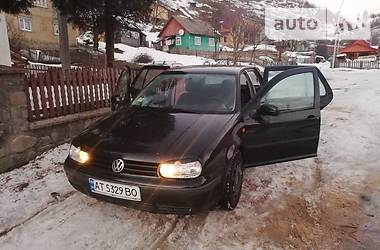 Хэтчбек Volkswagen Golf 1998 в Рахове