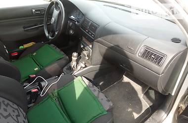 Хетчбек Volkswagen Golf 1998 в 