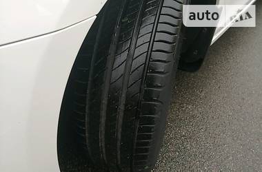 Хетчбек Volkswagen Golf 2012 в 