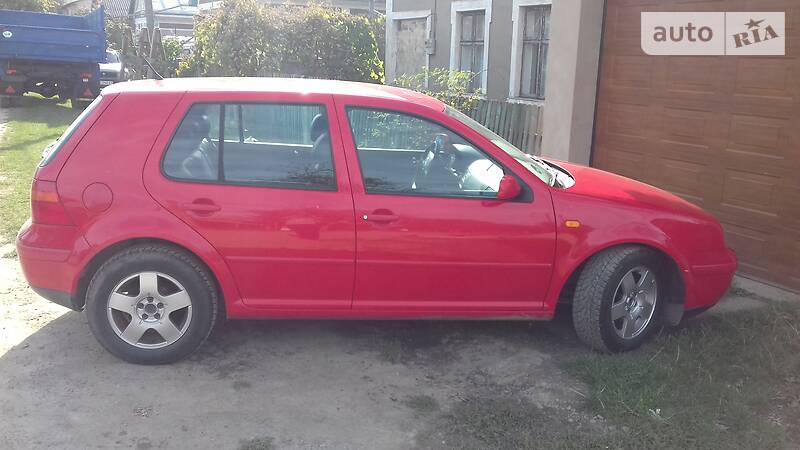 Хетчбек Volkswagen Golf 1999 в Чернівцях