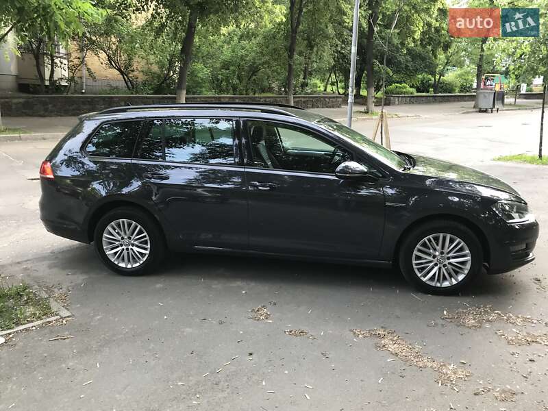 Универсал Volkswagen Golf 2014 в Киеве