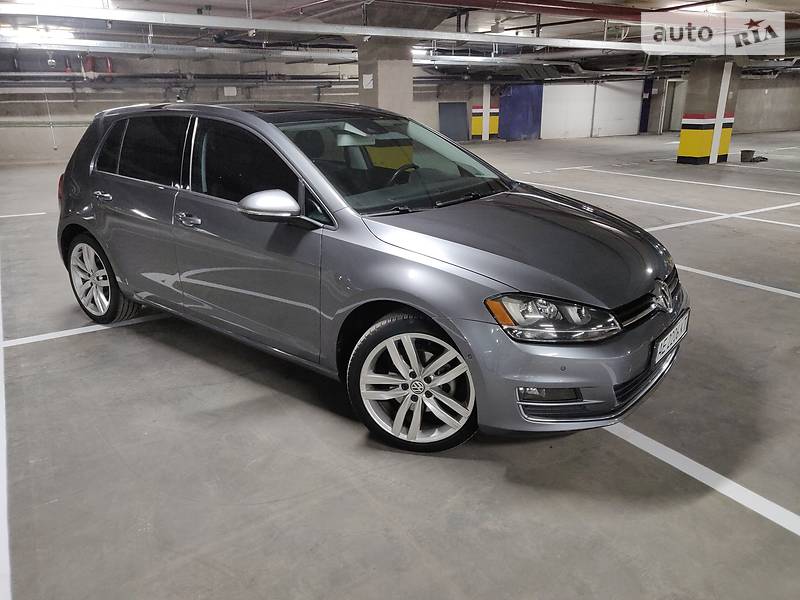 Хетчбек Volkswagen Golf 2015 в 