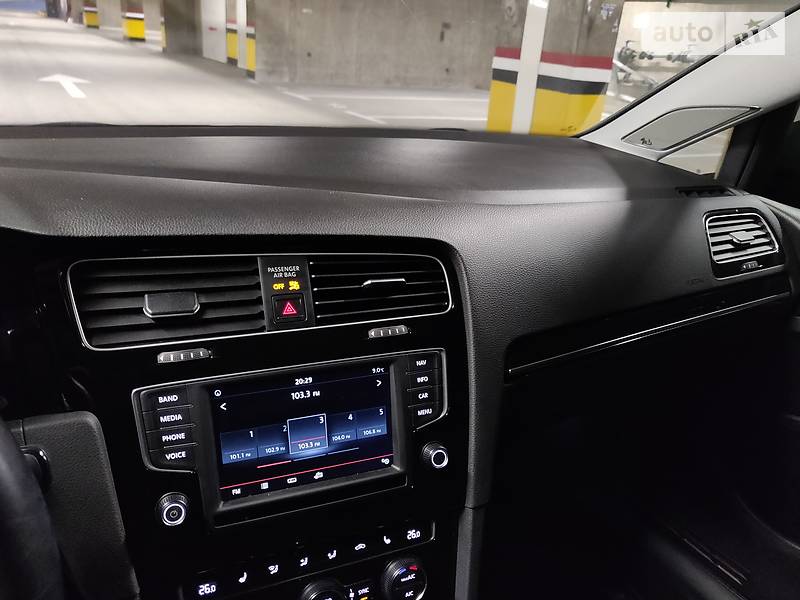 Хэтчбек Volkswagen Golf 2015 в Днепре