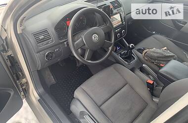 Хетчбек Volkswagen Golf 2004 в 