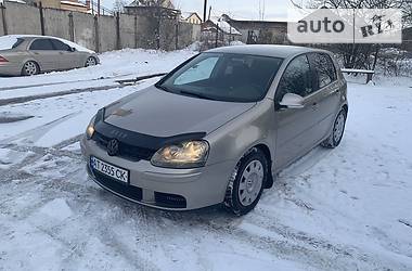 Хетчбек Volkswagen Golf 2004 в 