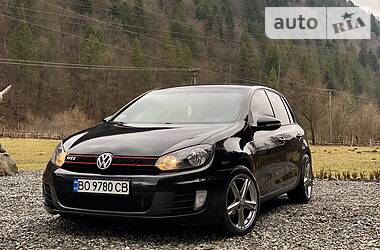 Хэтчбек Volkswagen Golf 2009 в Киеве