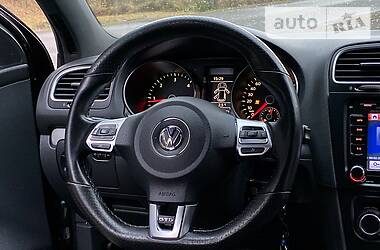 Хэтчбек Volkswagen Golf 2009 в Киеве