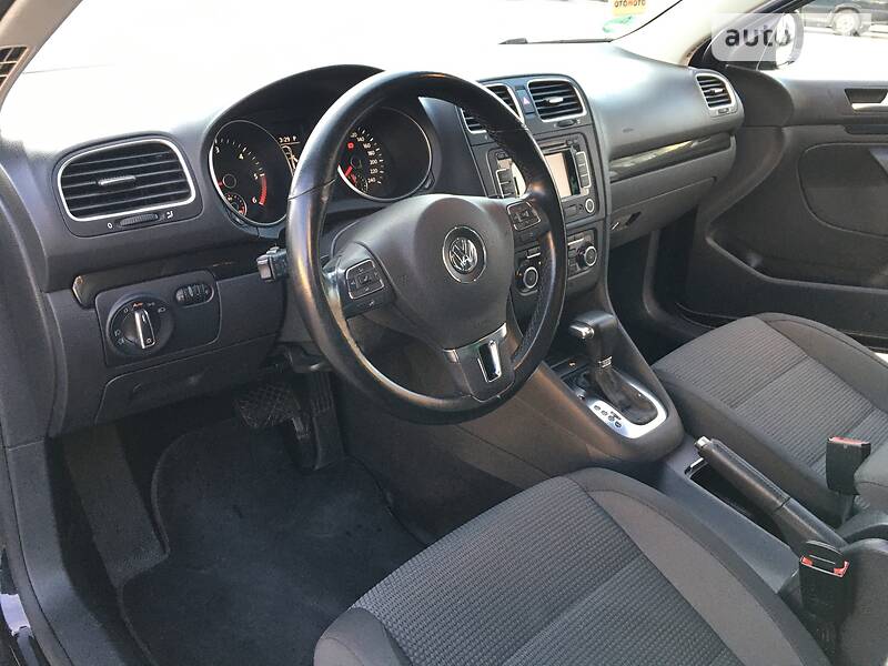 Універсал Volkswagen Golf 2009 в Тернополі