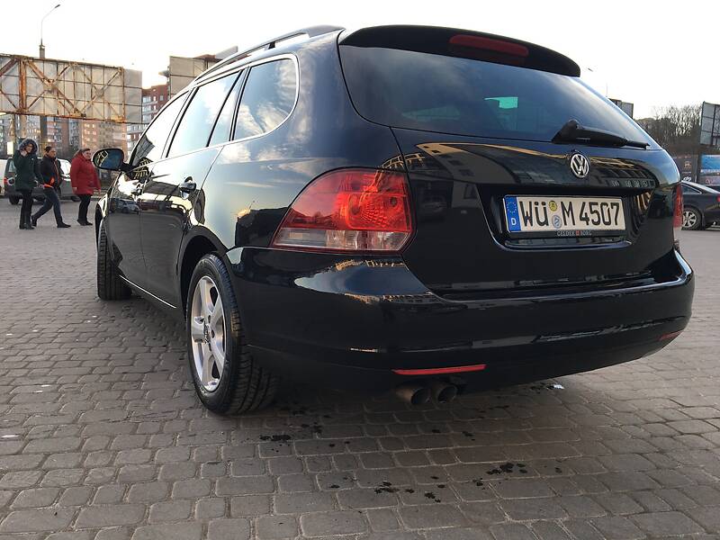 Універсал Volkswagen Golf 2009 в Тернополі