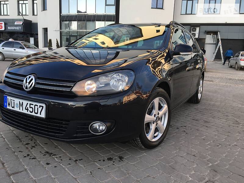 Універсал Volkswagen Golf 2009 в Тернополі