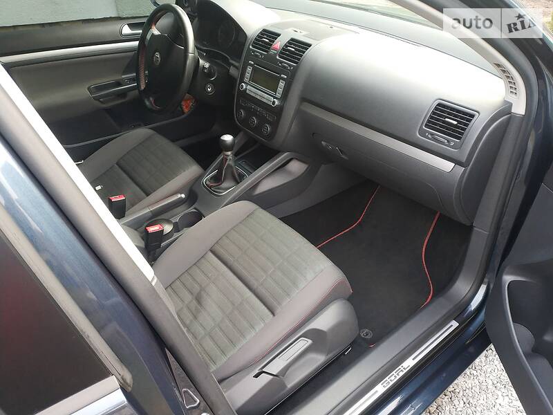 Хэтчбек Volkswagen Golf 2006 в Львове