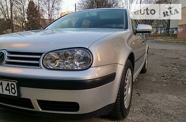 Хетчбек Volkswagen Golf 2002 в 