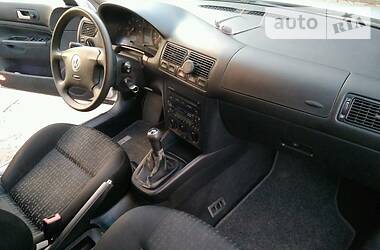 Хетчбек Volkswagen Golf 2002 в 