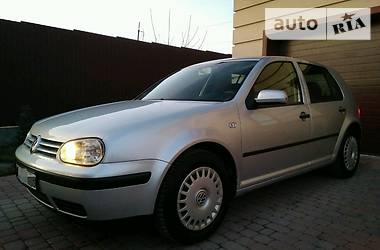 Хетчбек Volkswagen Golf 2002 в 