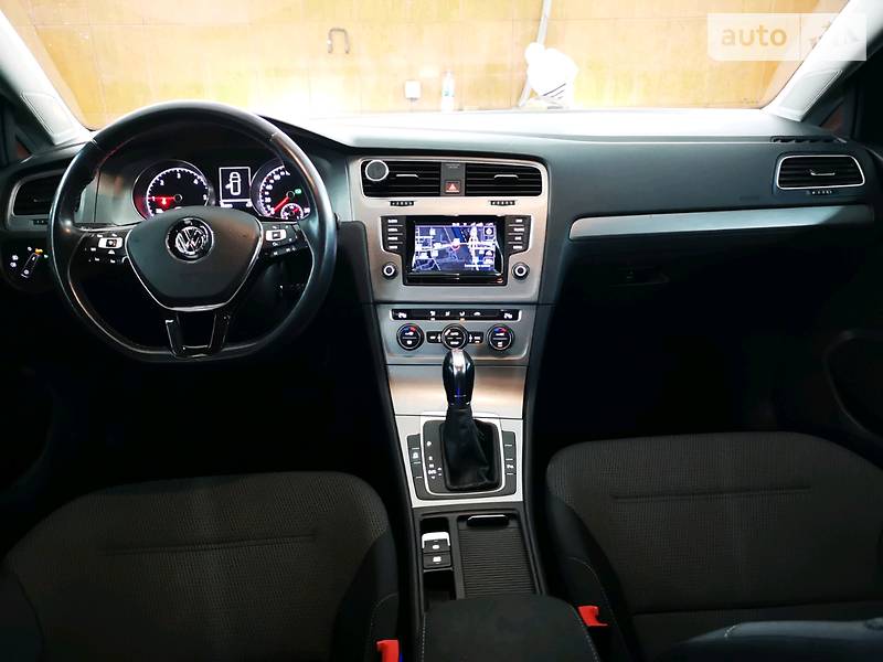 Універсал Volkswagen Golf 2014 в Києві