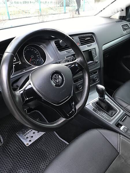 Хетчбек Volkswagen Golf 2013 в Черкасах