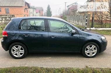 Хетчбек Volkswagen Golf 2009 в 