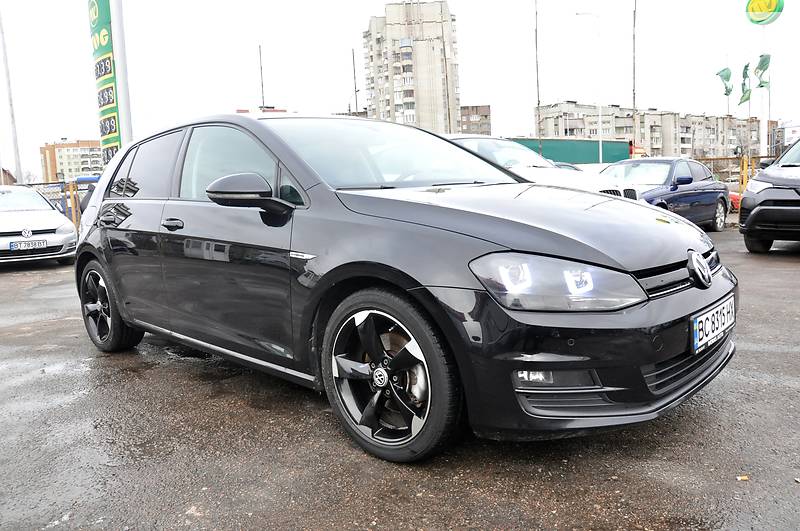 Хетчбек Volkswagen Golf 2013 в 