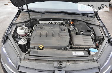 Хетчбек Volkswagen Golf 2013 в 