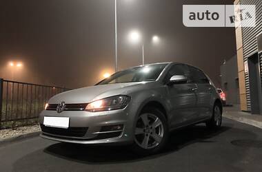 Хетчбек Volkswagen Golf 2013 в 