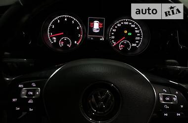 Хетчбек Volkswagen Golf 2013 в 