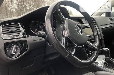 Хетчбек Volkswagen Golf 2013 в 