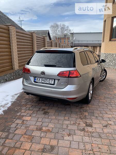Універсал Volkswagen Golf 2014 в Золочеві