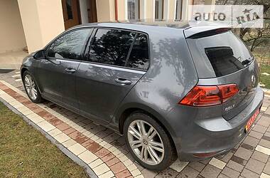 Хетчбек Volkswagen Golf 2015 в 