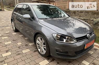Хетчбек Volkswagen Golf 2015 в 