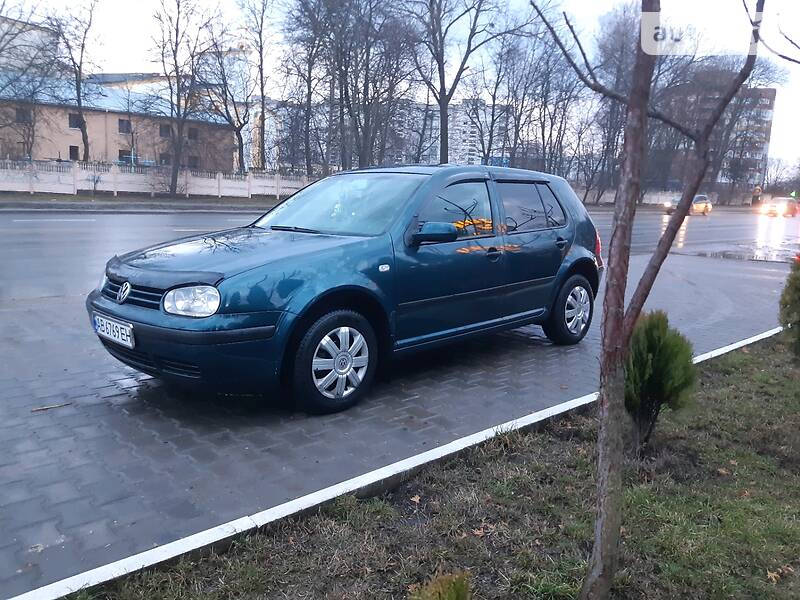Хетчбек Volkswagen Golf 2002 в Хмельницькому
