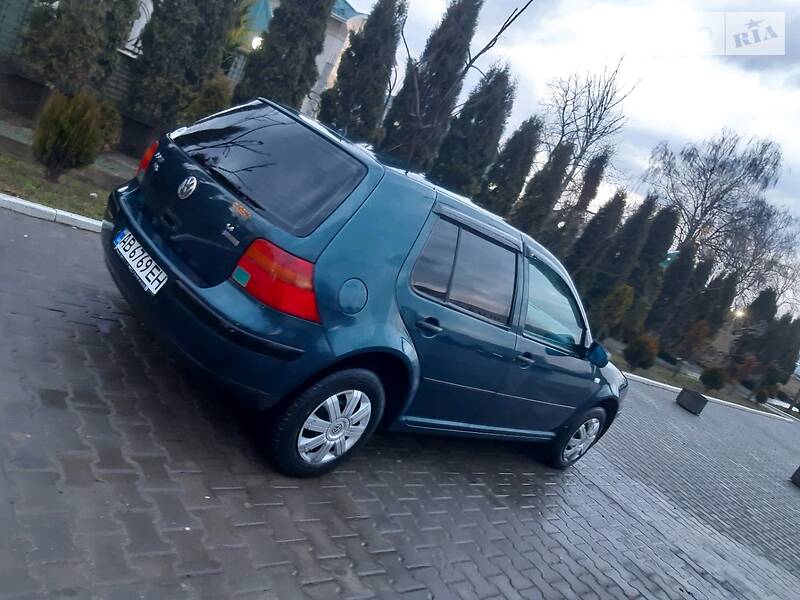 Хетчбек Volkswagen Golf 2002 в Хмельницькому