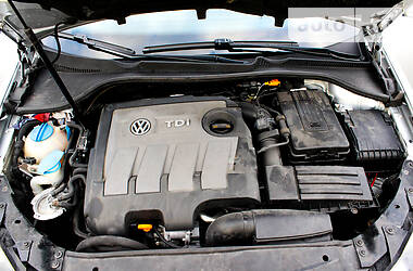 Універсал Volkswagen Golf 2012 в 