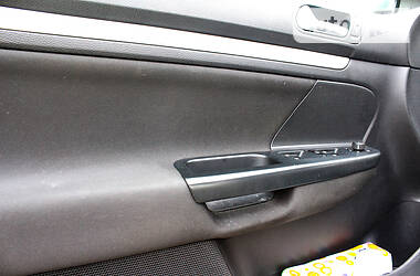 Універсал Volkswagen Golf 2012 в 