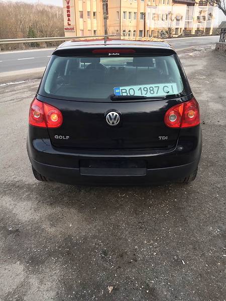 Хэтчбек Volkswagen Golf 2004 в Тернополе