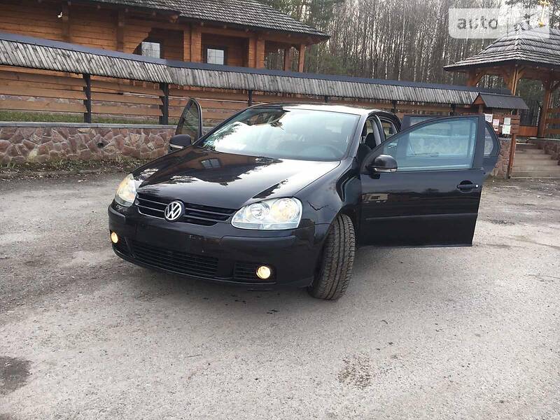 Хэтчбек Volkswagen Golf 2004 в Тернополе