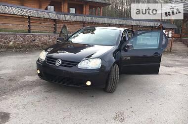 Хетчбек Volkswagen Golf 2004 в 