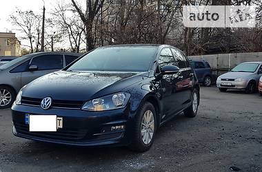 Хетчбек Volkswagen Golf 2013 в 